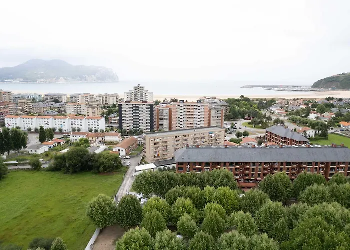 - En El Centro De A 200 M De La Playa Laredo